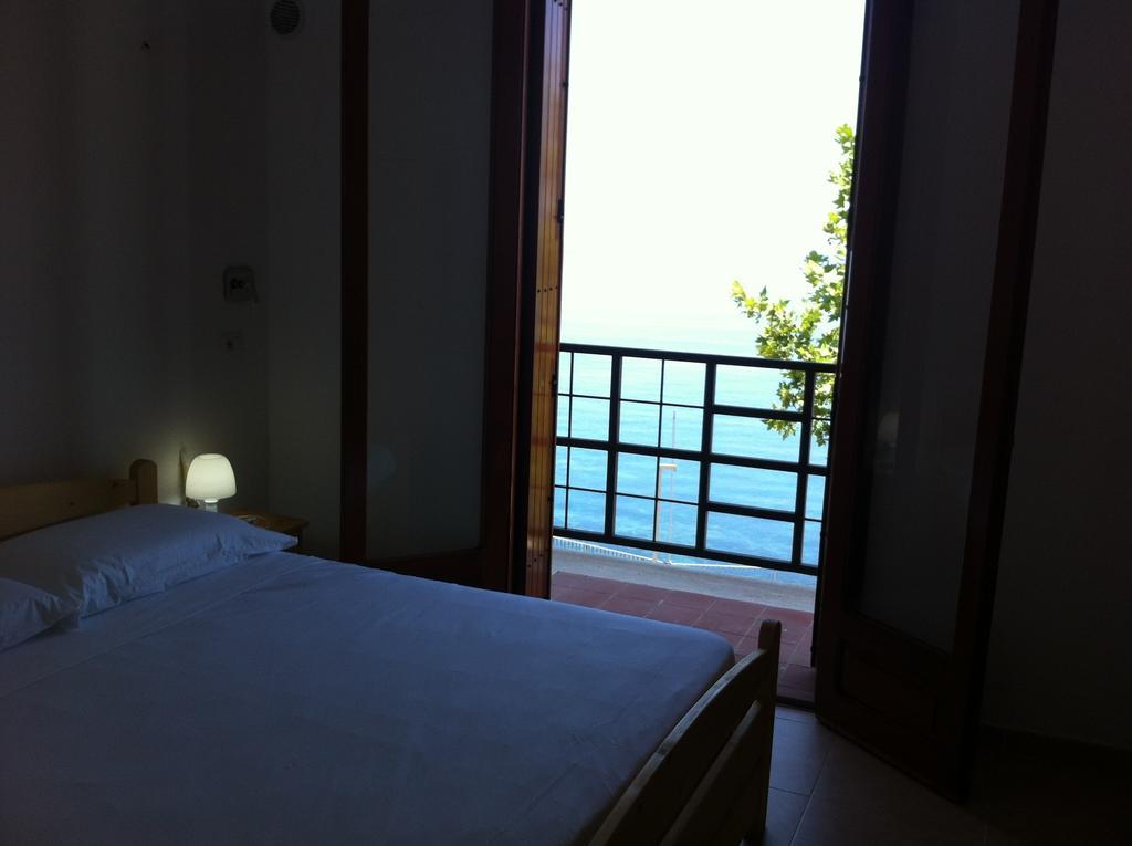 Marco Polo Casa Vacanze Pollina Bilik gambar